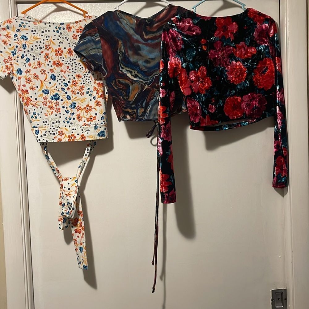 Floral and Abstract Crop Tops Set - Picture 10 of 10